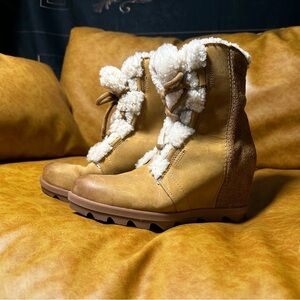 Sorel Joan of Arctic Wedge Shearling Boots Size 8